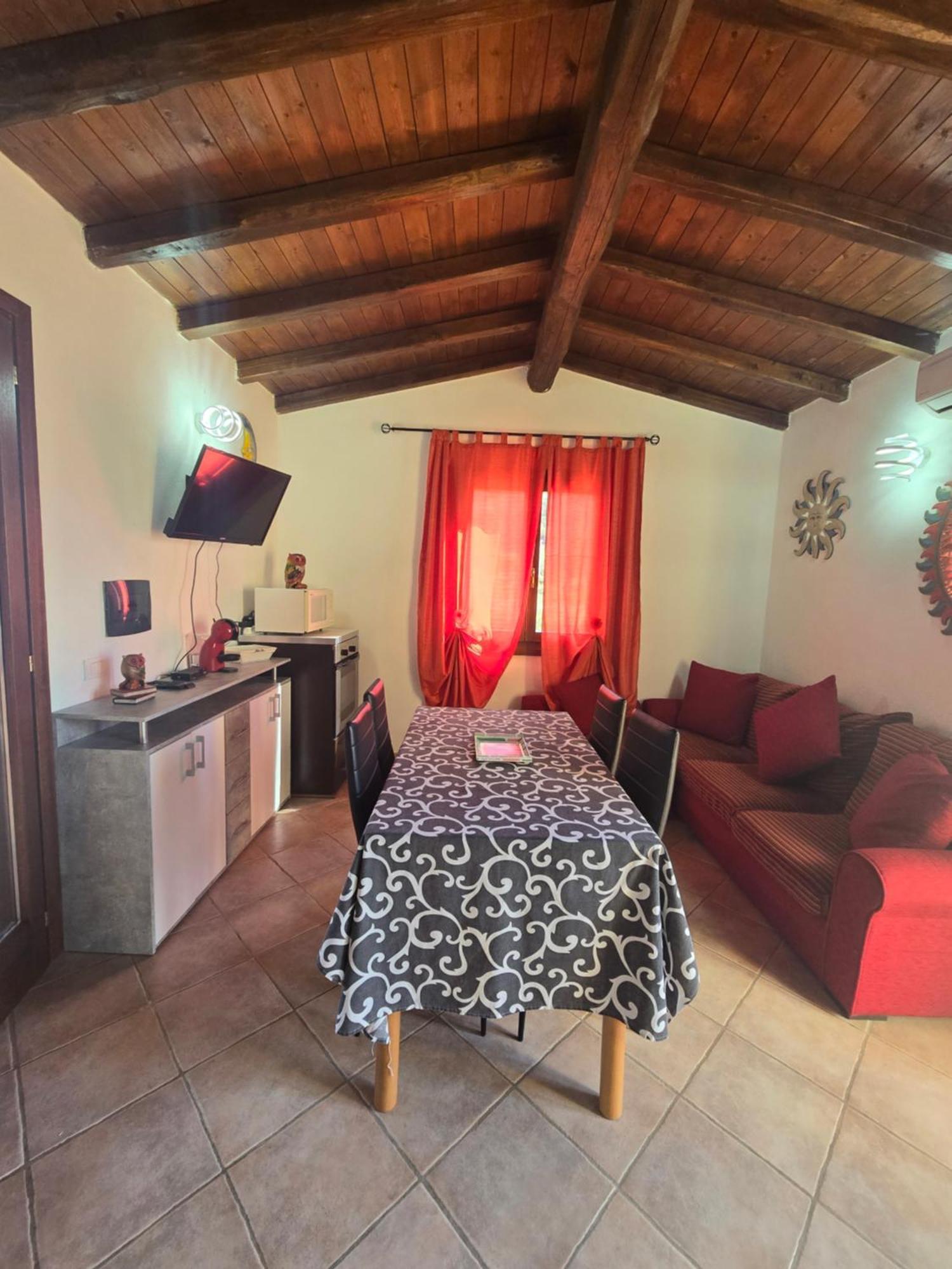 Trilocale Climatizzato L'Oleandro Tanaunella Bagian luar foto