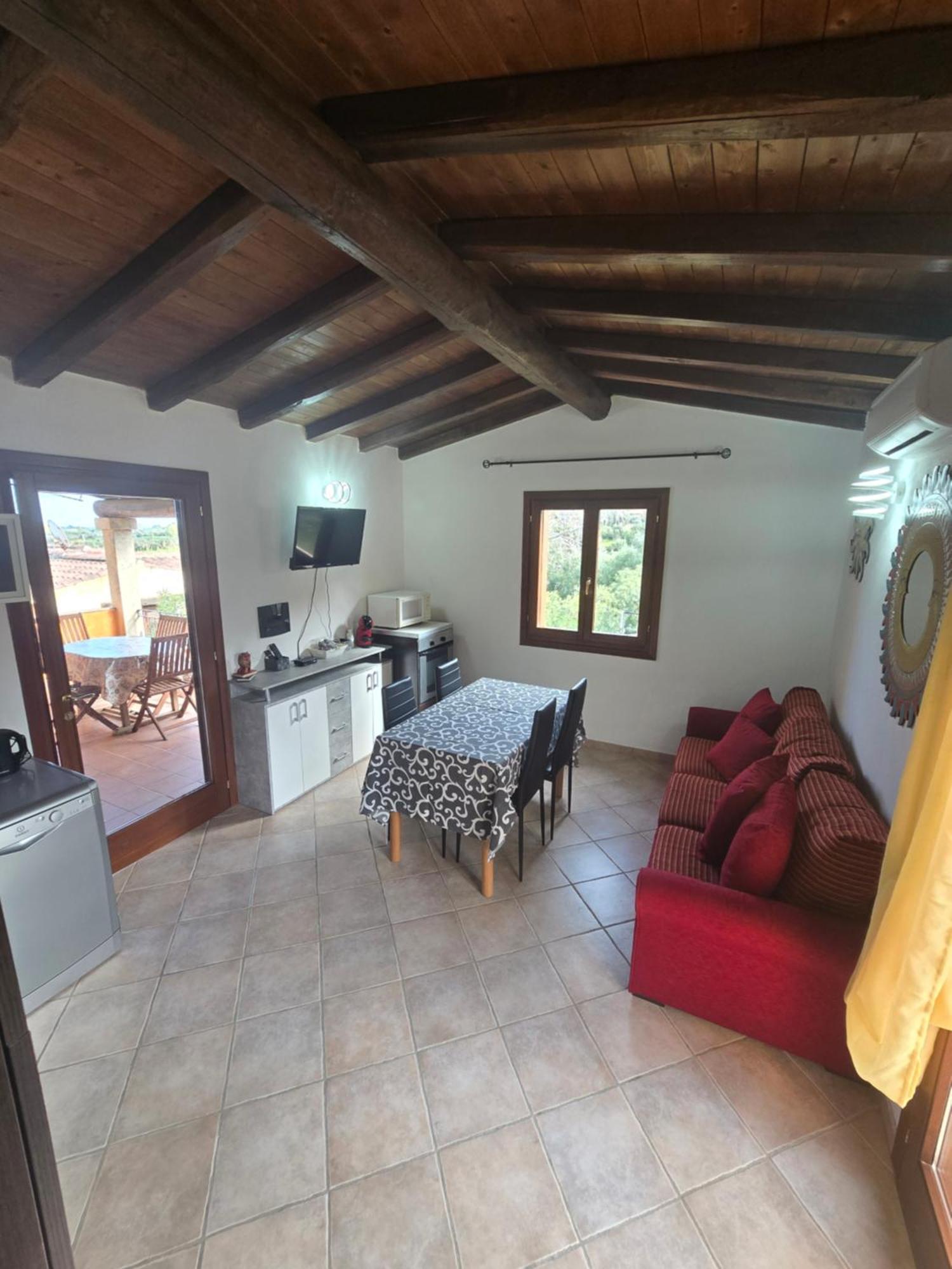 Trilocale Climatizzato L'Oleandro Tanaunella Bagian luar foto